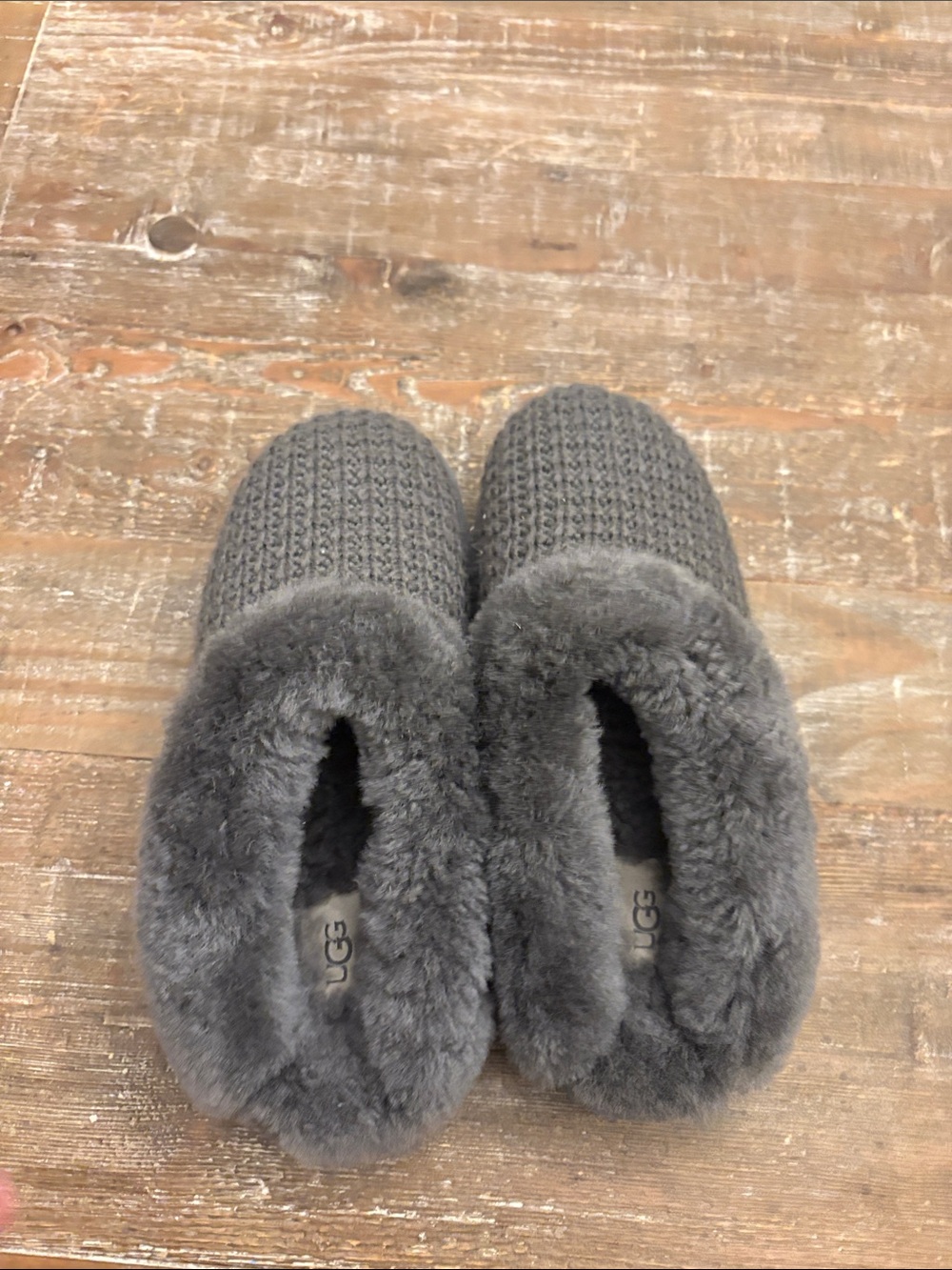 UGG Women’s  Charcoal Knit Shearling-Cuff Slippers size 9